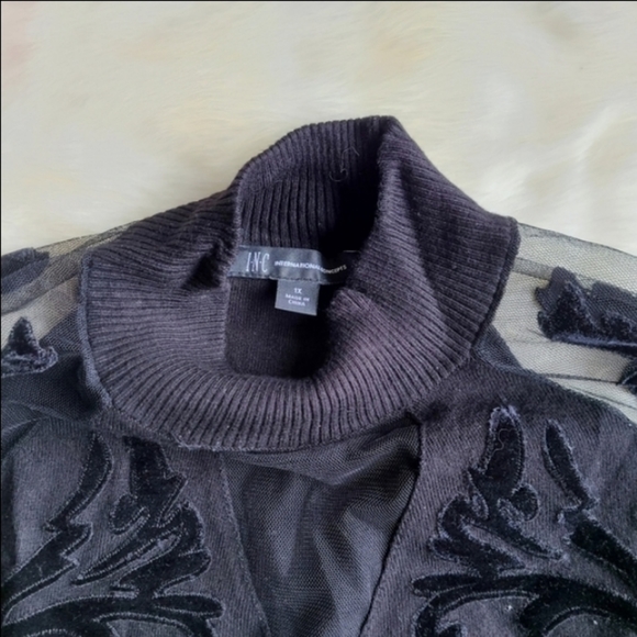 I.N.C women's pluc size velvet flocked mesh sleeve top 1X - Picture 3 of 3